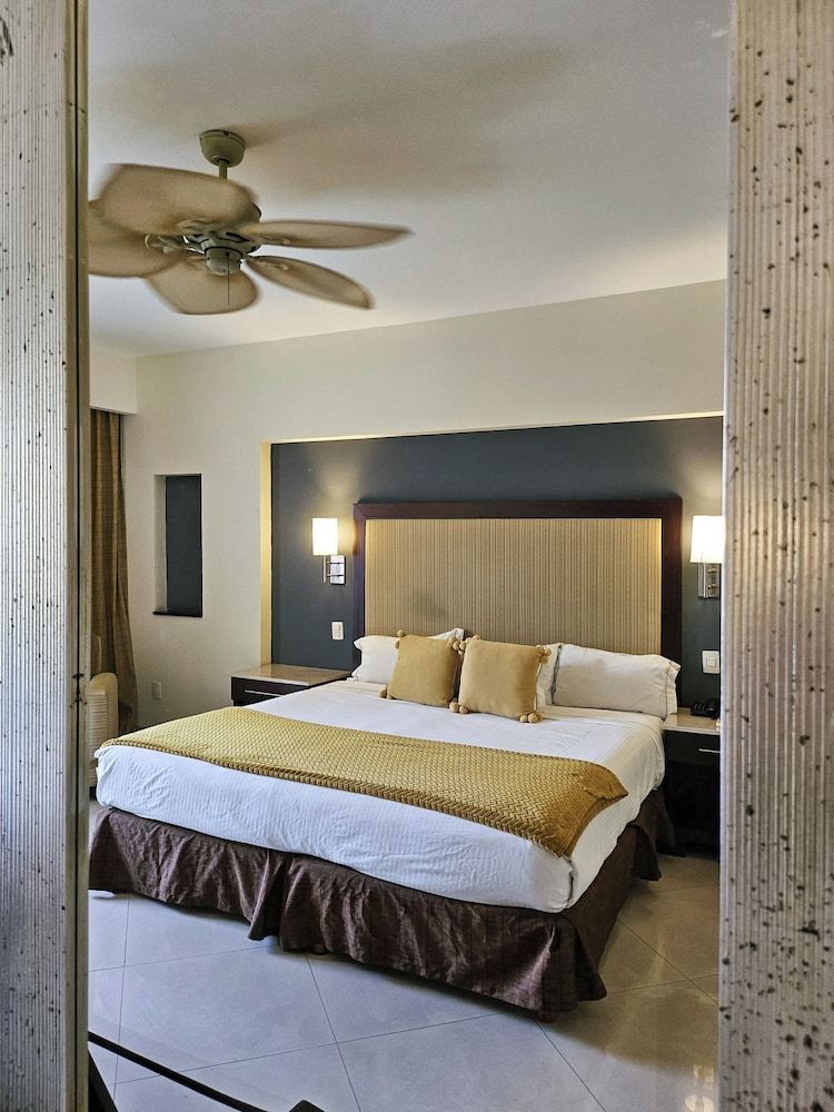 Casa Francisco Cuernavaca Junior Room 8