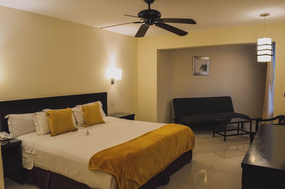 Casa Francisco Cuernavaca Superior Suite, 1 King Bed 5