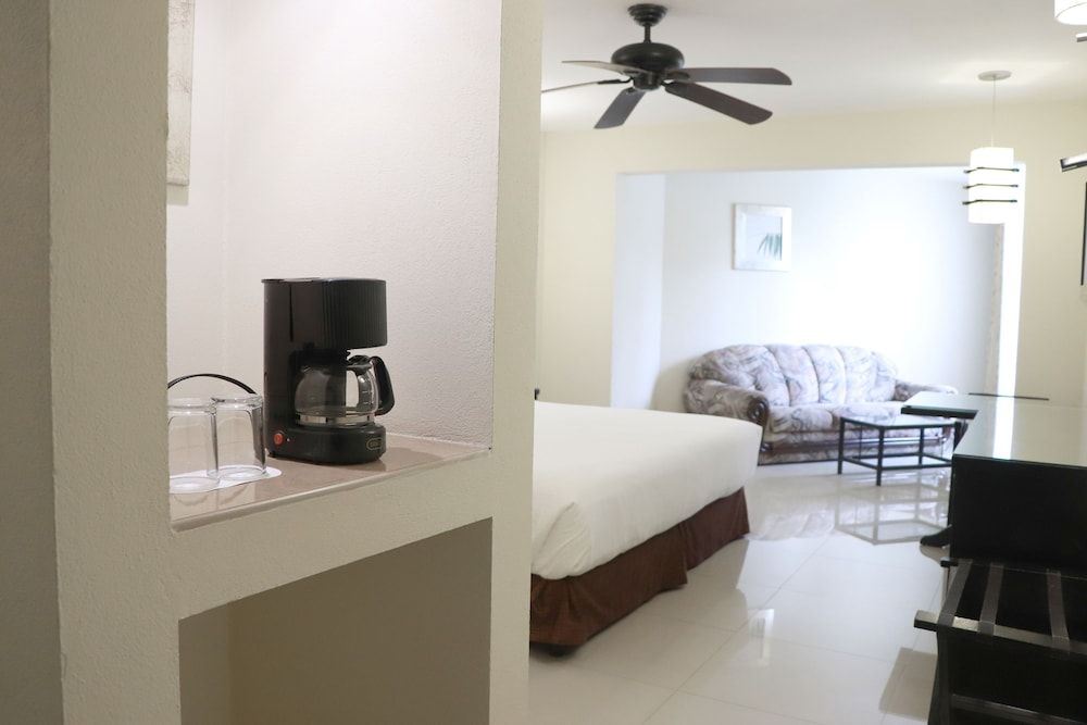 Casa Francisco Cuernavaca Superior Suite, 1 King Bed 2