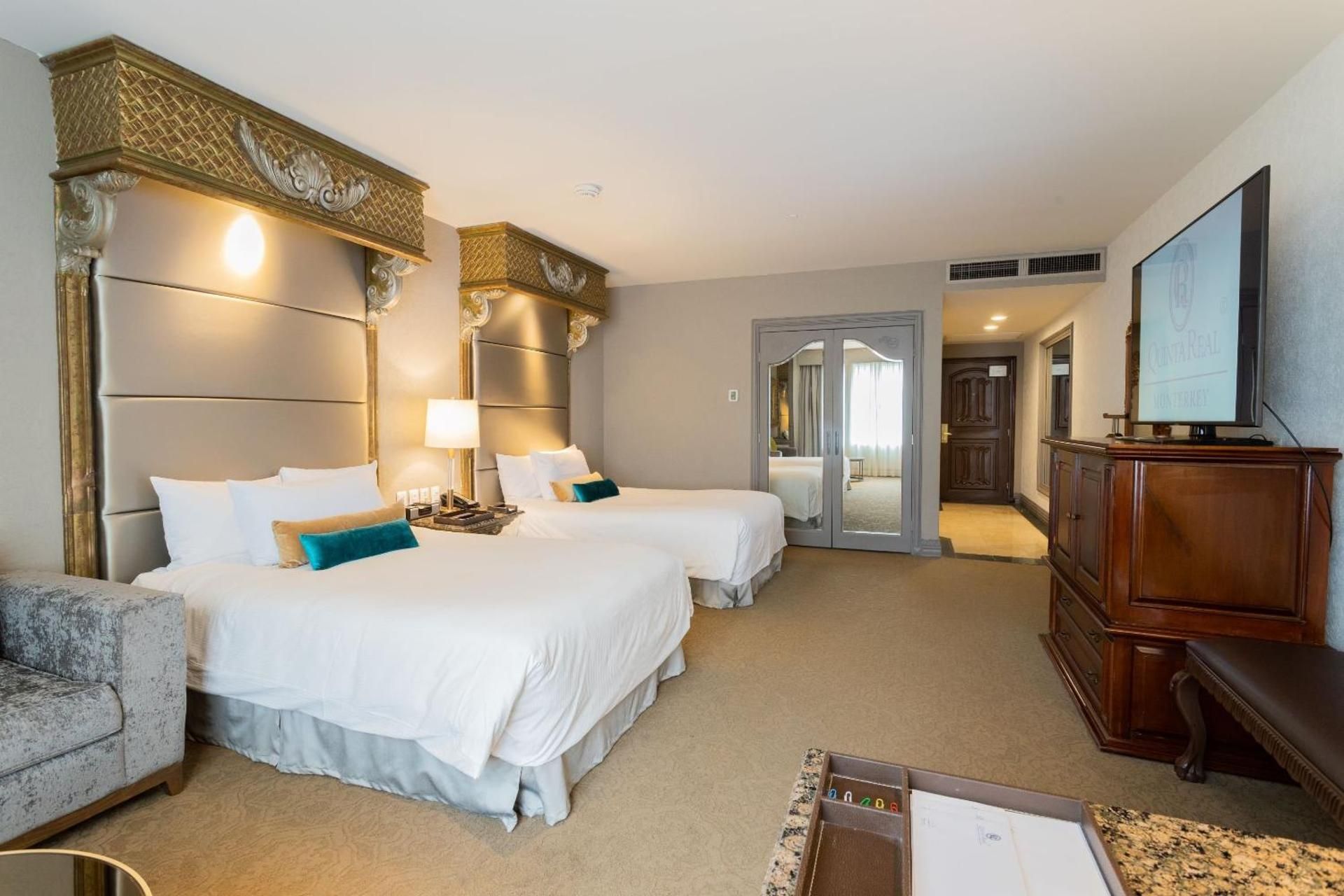 Gran Clase Executive Tower Two Beds