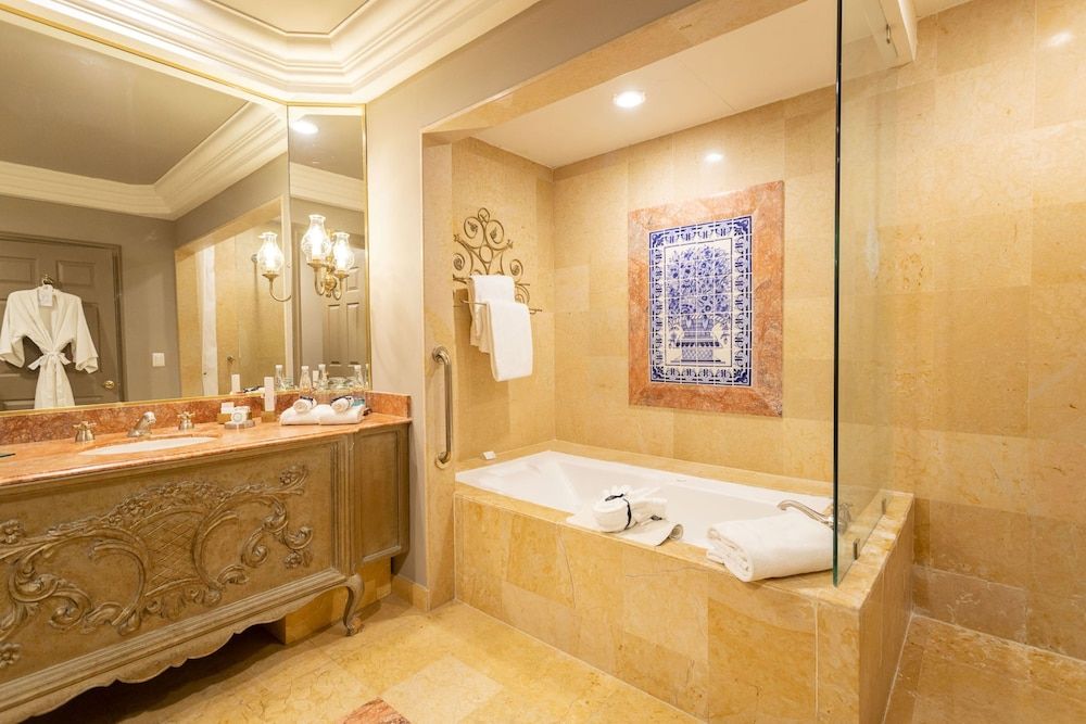 Quinta Real Monterrey Gran Clase Two Beds 5