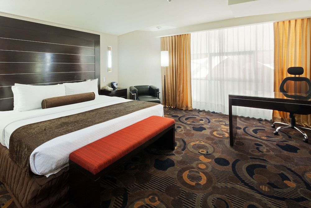 Standard Room, 1 King Bed (Low Floor)