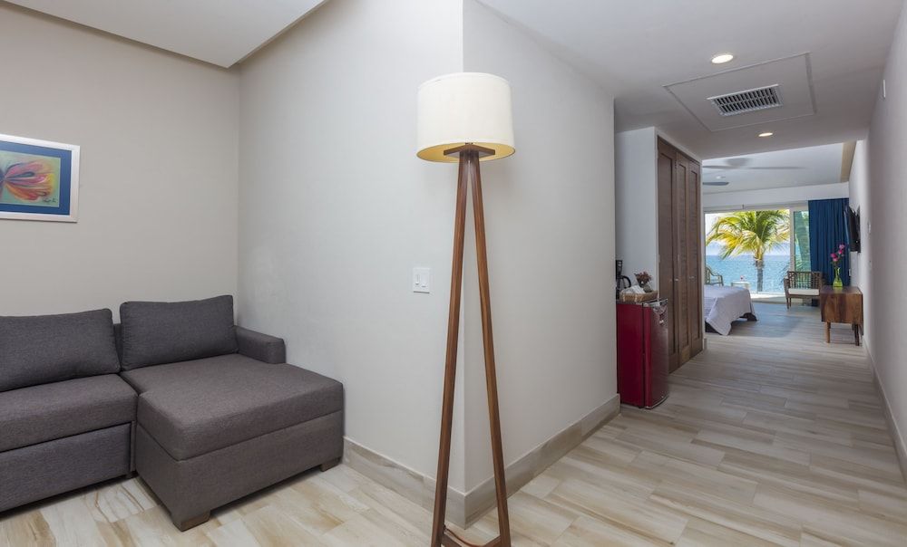 Vista Vallarta All Suites on the Beach Classic Junior Suite 7