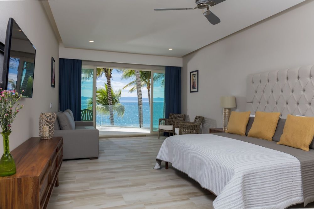 Vista Vallarta All Suites on the Beach Classic Junior Suite 3
