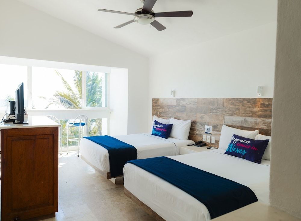 Villa Varadero Superior Room, 2 Double Beds, Ocean View, Beachfront 2