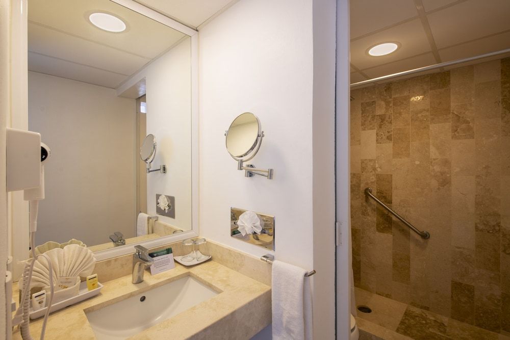 Villa Varadero Superior Room, 1 King Bed, Sea View 6