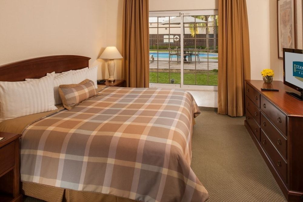 Suite, 1 Bedroom, Kitchen