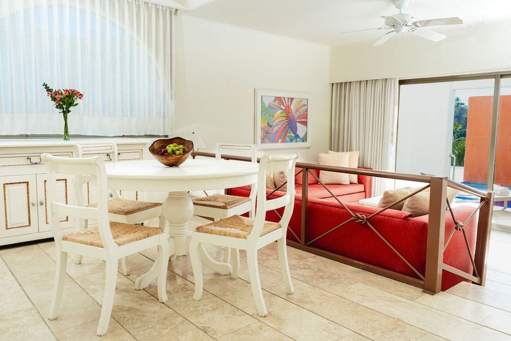 Camino Real Zaashila Huatulco