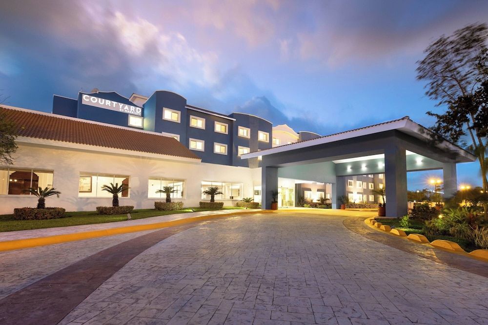 undefined Courtyard By Marriott Cancun Airport 3