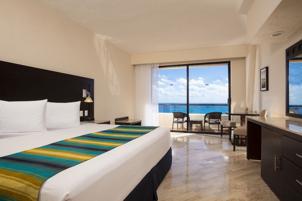 undefined Crown Paradise Club Cancun All Inclusive 9