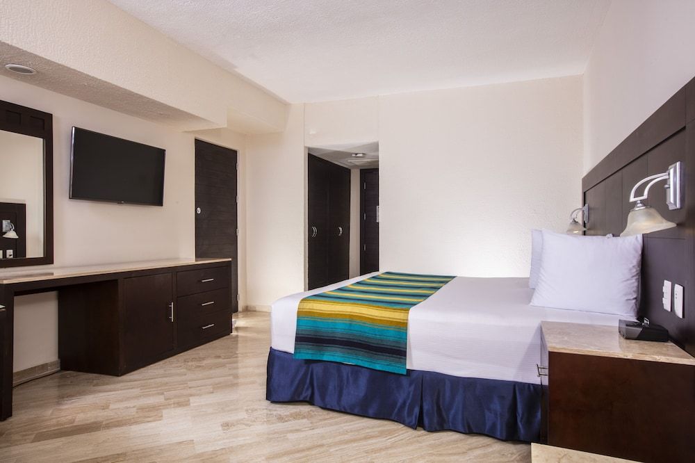 undefined Crown Paradise Club Cancun All Inclusive 10