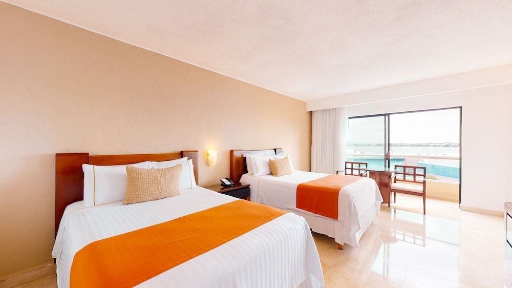 Flamingo Cancun - All Inclusive Standard Room, Lagoon View 4