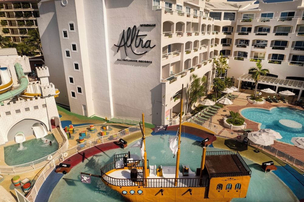 undefined Wyndham Alltra Cancun All Inclusive Resort 6