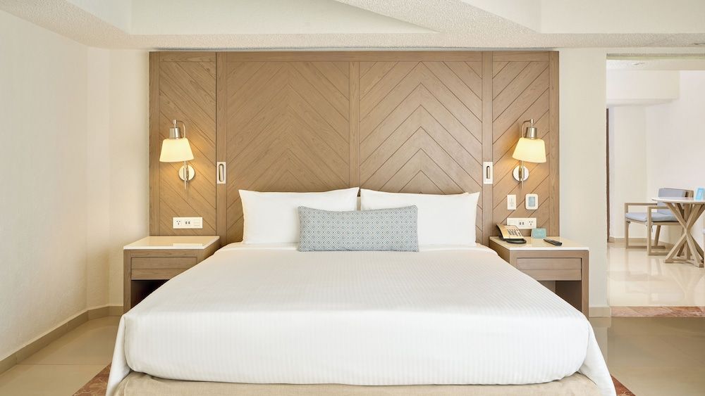 undefined Wyndham Alltra Cancun All Inclusive Resort 2