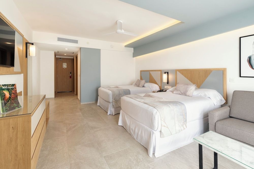 Double Room (RIU Party B2C-CA)