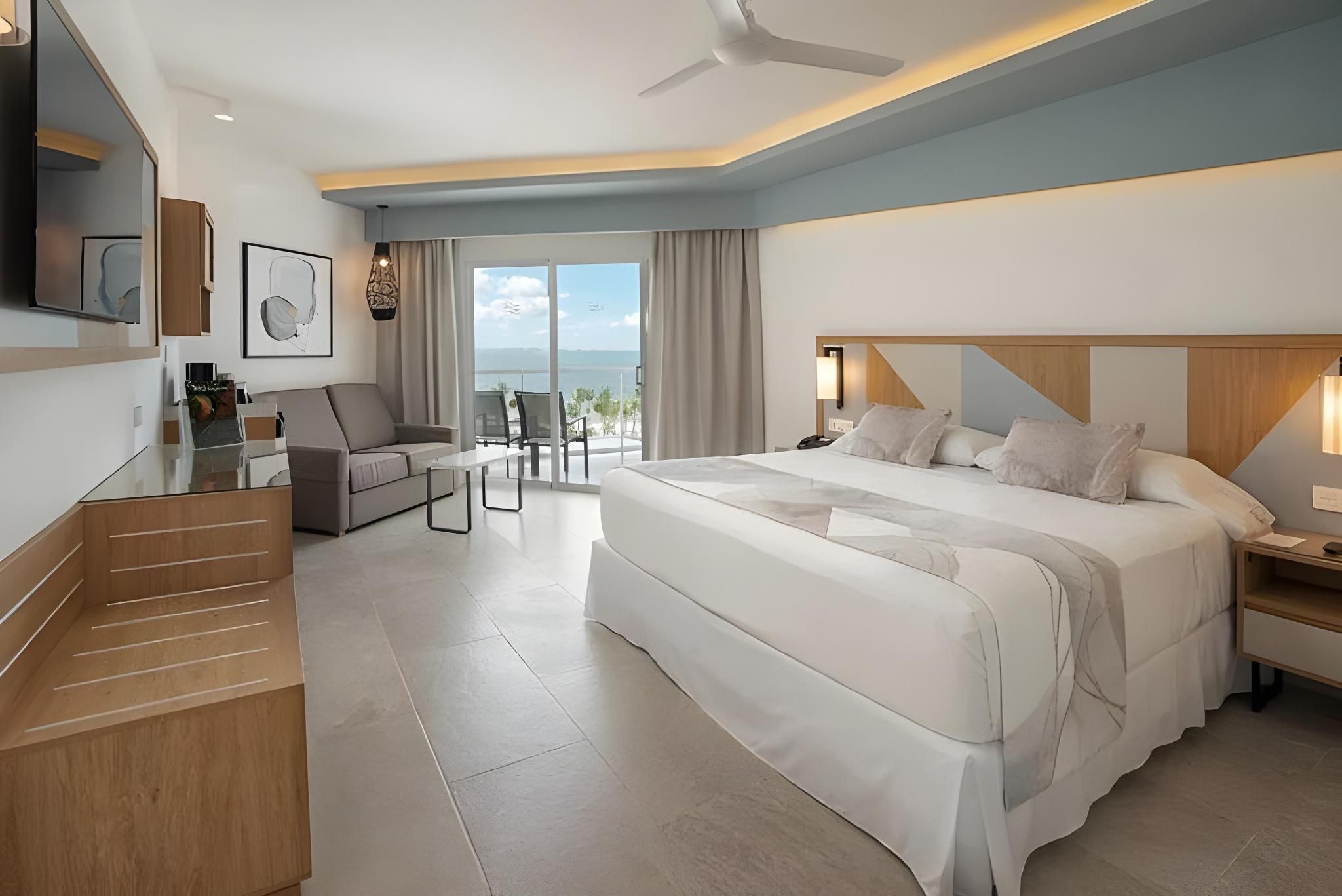 Swim-Up Double Room
