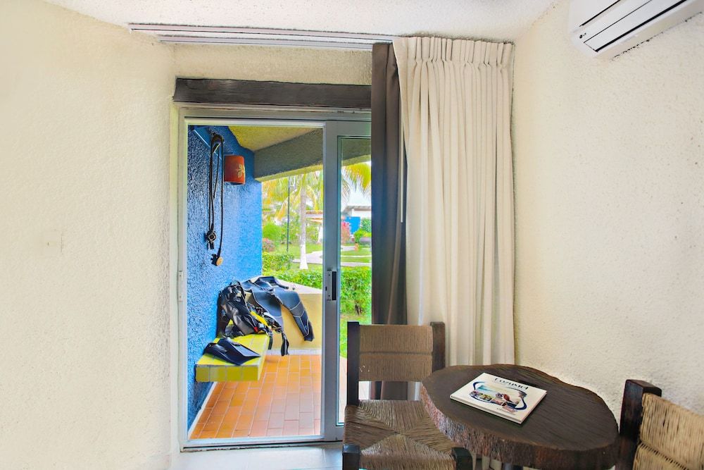 Casa del Mar Cozumel Hotel & Dive Resort Superior Room, Balcony, Garden View 6