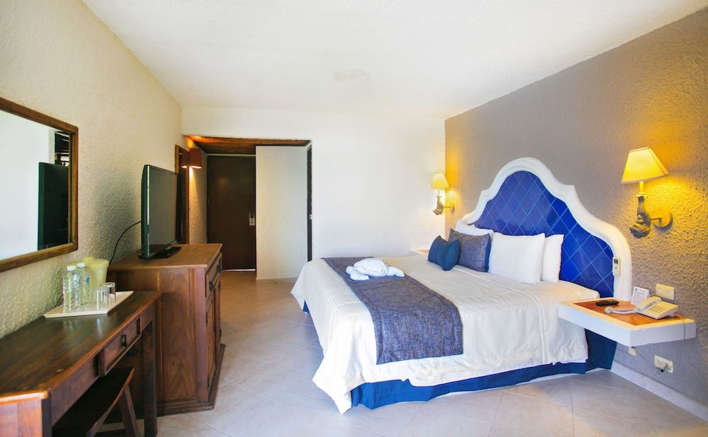 Casa del Mar Cozumel Hotel & Dive Resort Superior Room, Balcony, Garden View