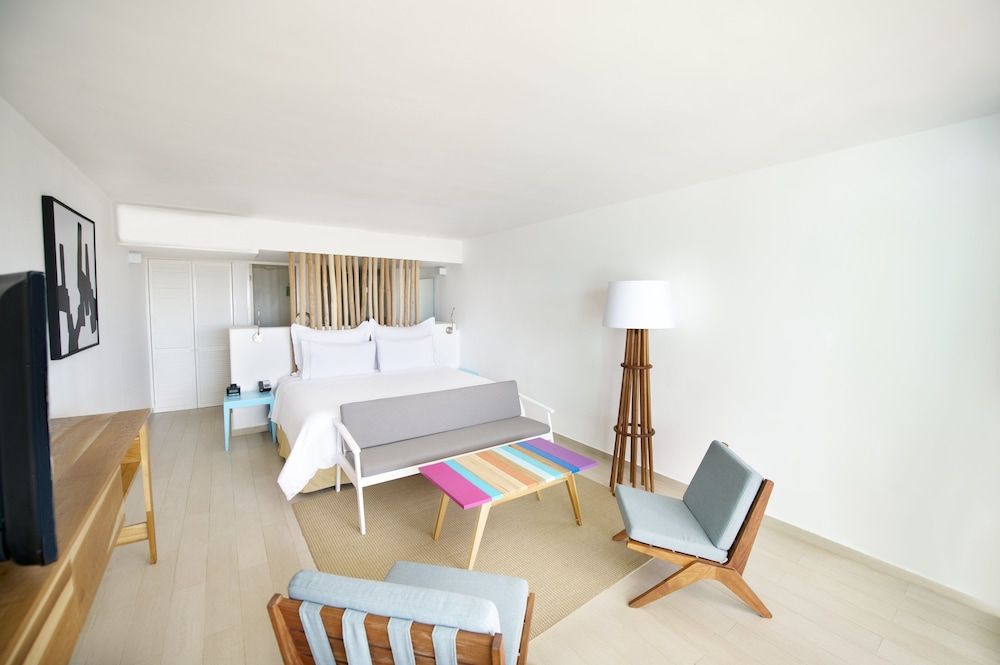 Honeymoon Suite