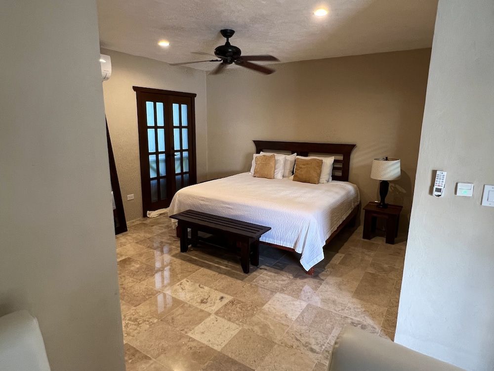 Junior Suite, 1 King Bed, Balcony