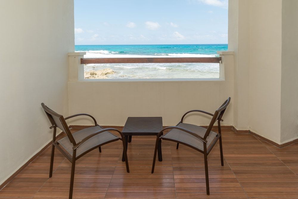 Mia Reef Isla Mujeres - All Inclusive Deluxe Villa Ocean Front Suite 4