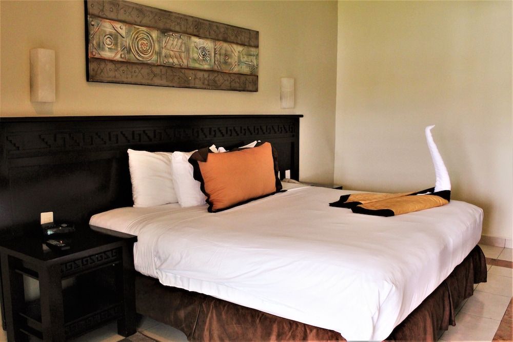Deluxe Room, Partial Ocean View