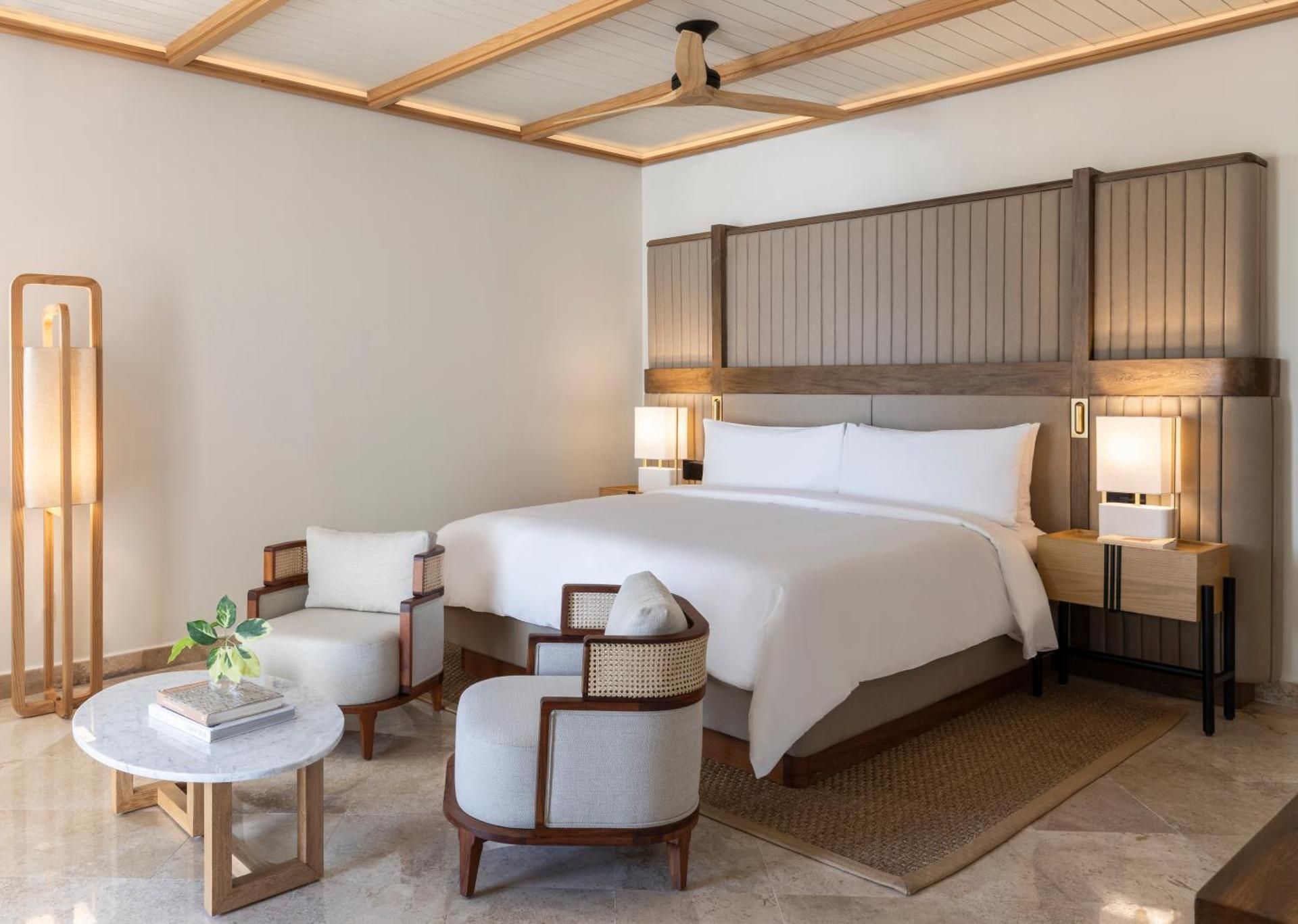 Beach Front King Suite with Infinity Pool and Butler Service