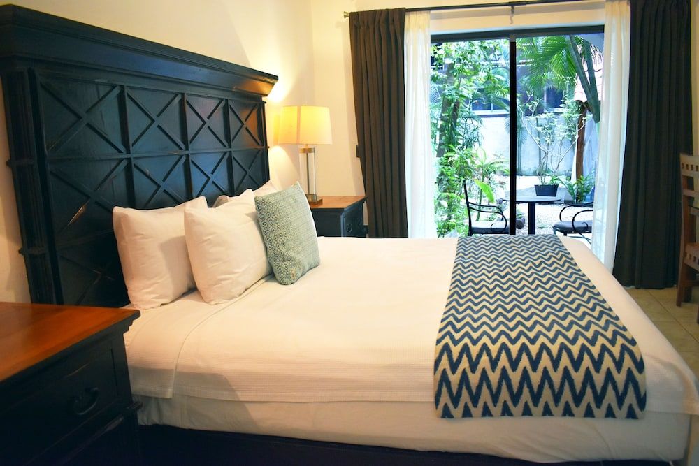 Hotel Hacienda Paradise Room, Poolside 2