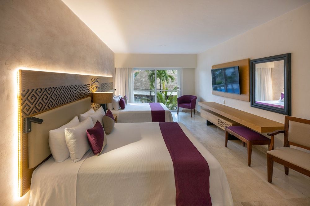 Superior Pool, 2 Queen Beds, Non-Smoking