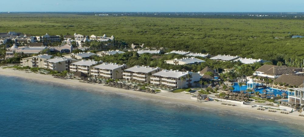 Preferred Club Junior Suite Beach Front Swim Out Double