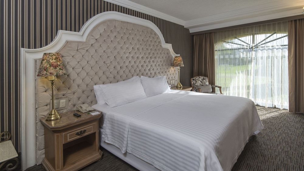 Premium Room, 1 King Bed