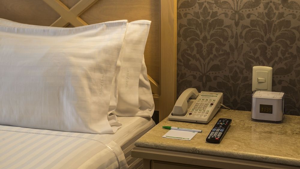 Standard Room, 1 King Bed, Accessible Bathtub