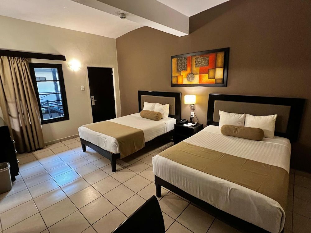 Hotel La Siesta Malecón Standard Room, 2 Double Beds 3