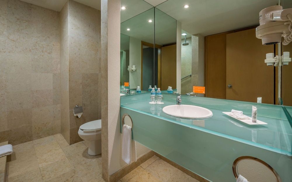 Real Inn Nuevo Laredo Deluxe King 3