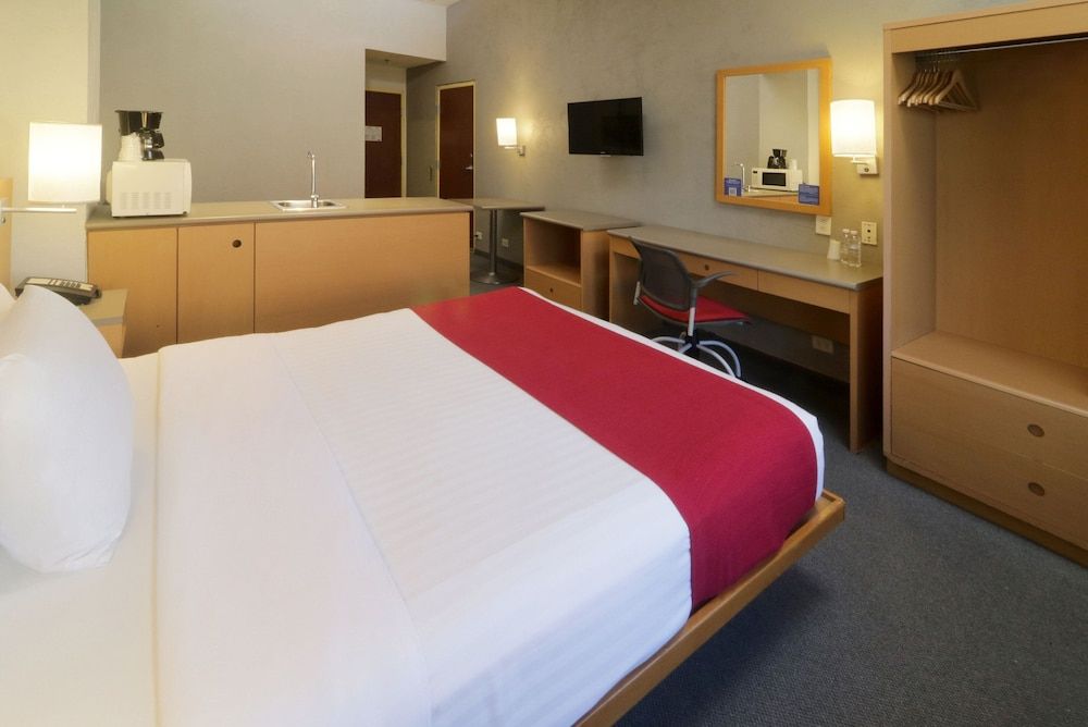 City Express by Marriott Nuevo Laredo Superior Room, 1 Queen Bed with Sofa bed 2