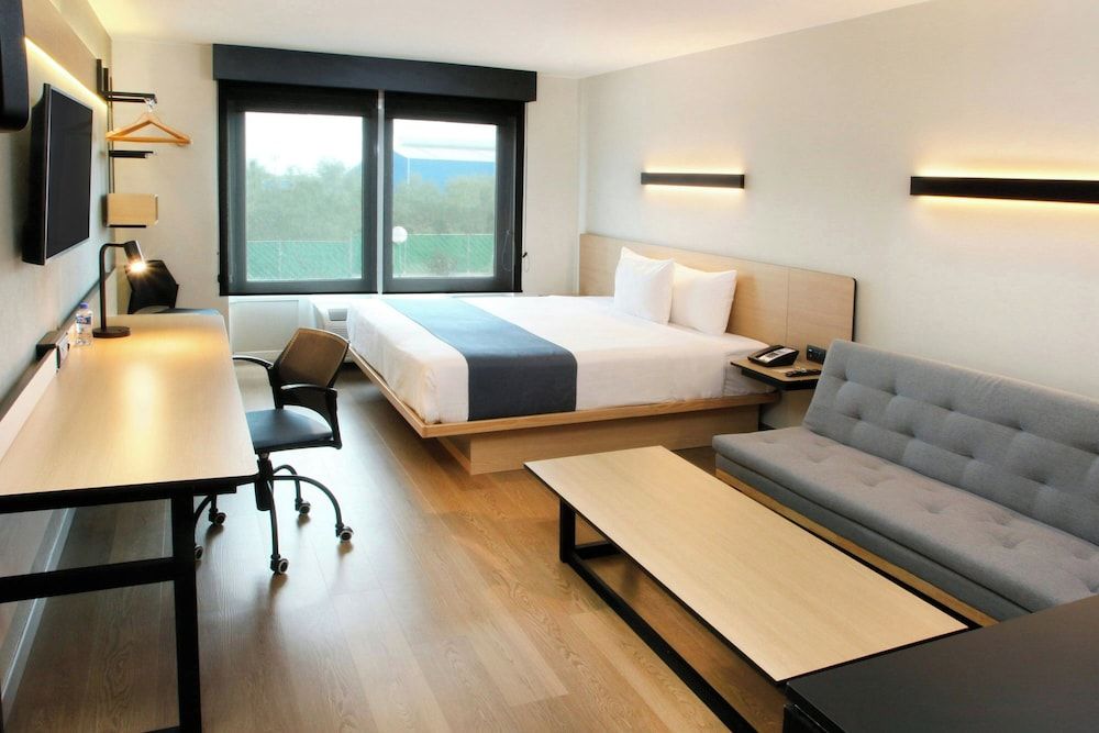 City Express by Marriott Reynosa Suite, 1 Queen Bed with Sofa bed