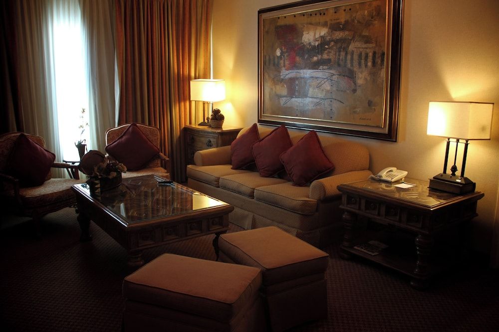 Holiday Inn Reynosa Zona Dorada by IHG Standard Room, 1 King Bed 3