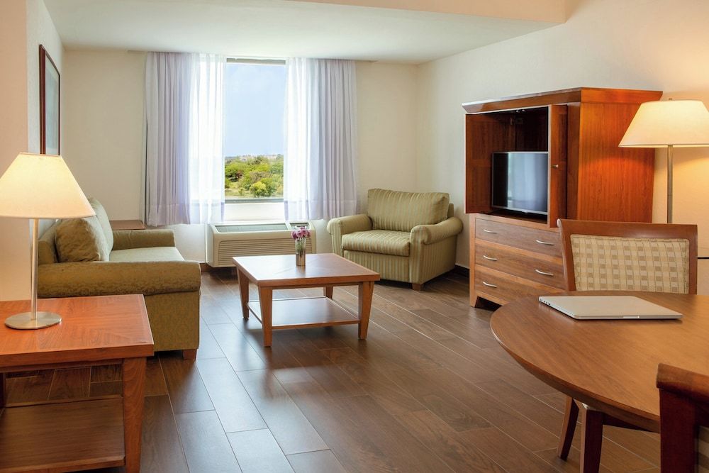 Fiesta Inn Tampico Superior Room, 1 King Bed, Lagoon View 5