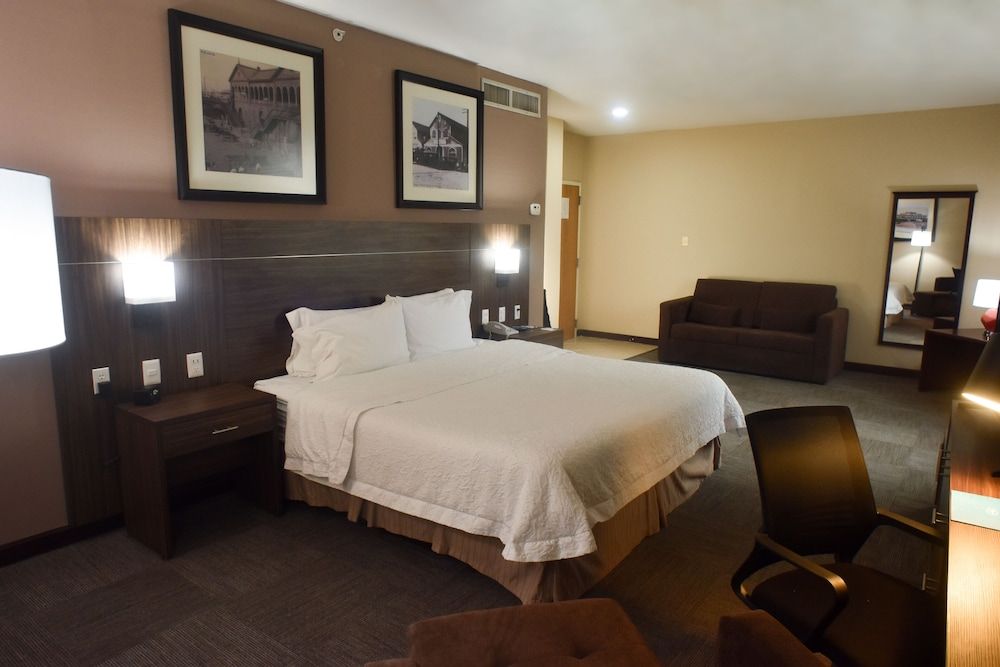 Room, 1 King Bed with Sofa bed, Non Smoking