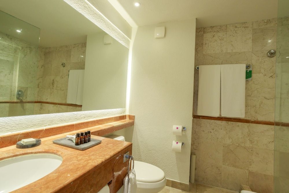 Camino Real Veracruz Deluxe Superior King Ocean View 6