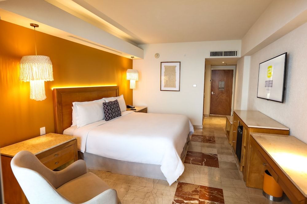 Camino Real Veracruz Deluxe Superior King Ocean View 2