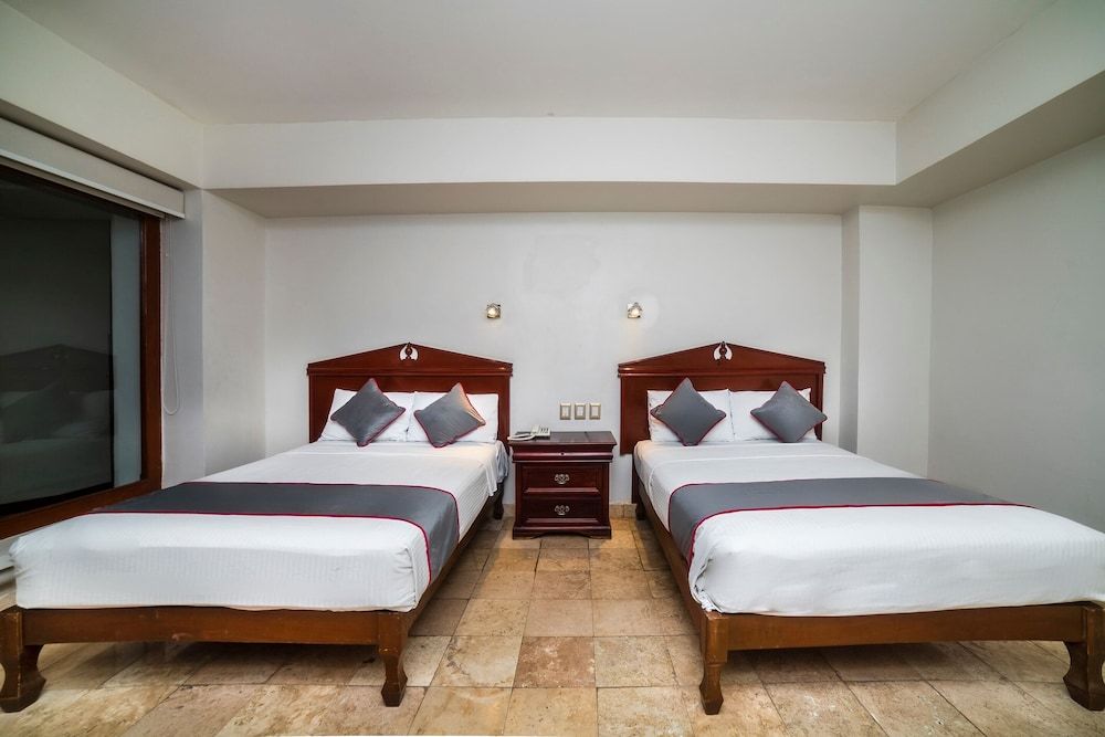 Hotel Imperial Standard Room, 2 Double Beds 5