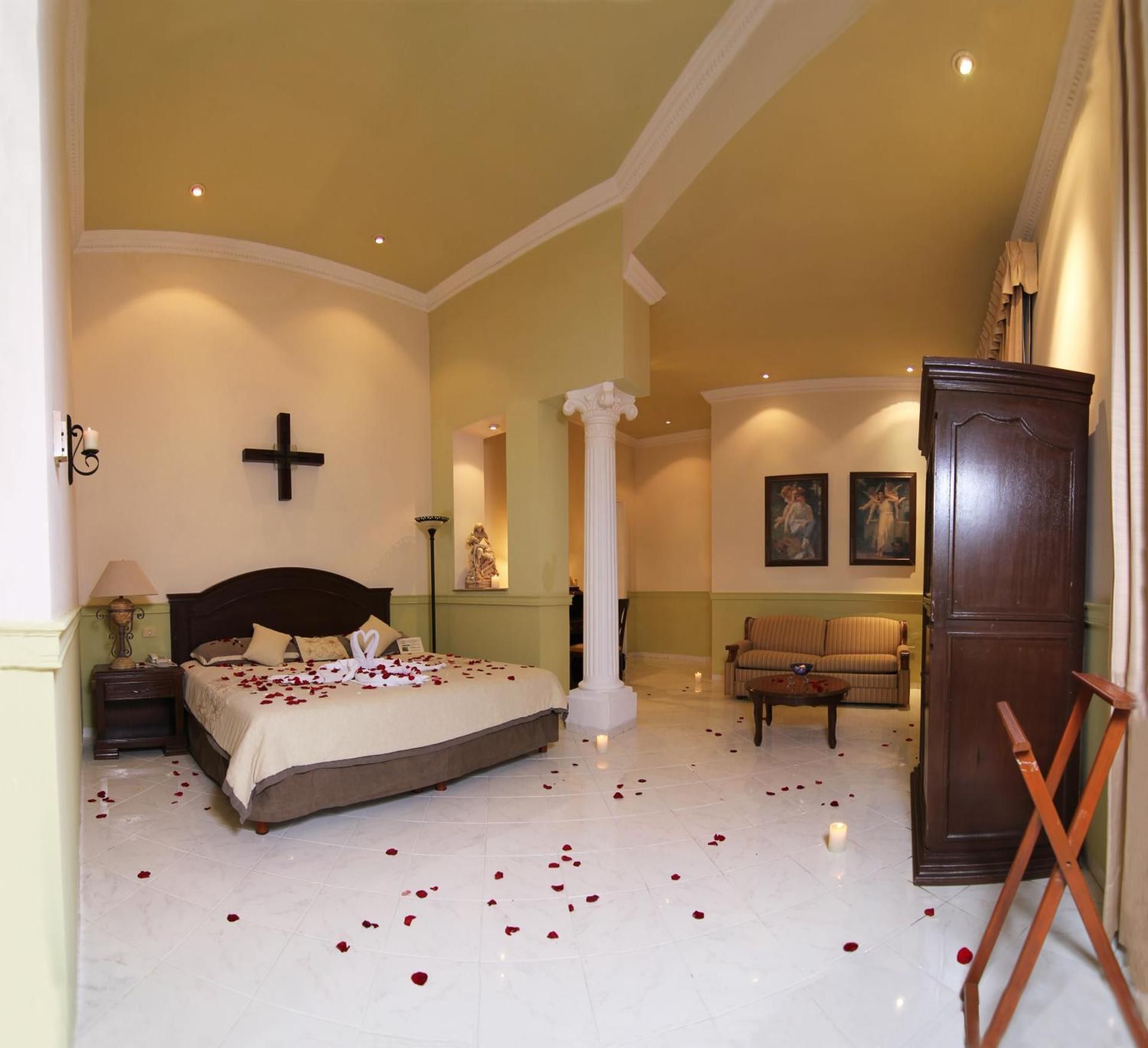 Junior Suite with one King Bed & Spa Bath - Garden View