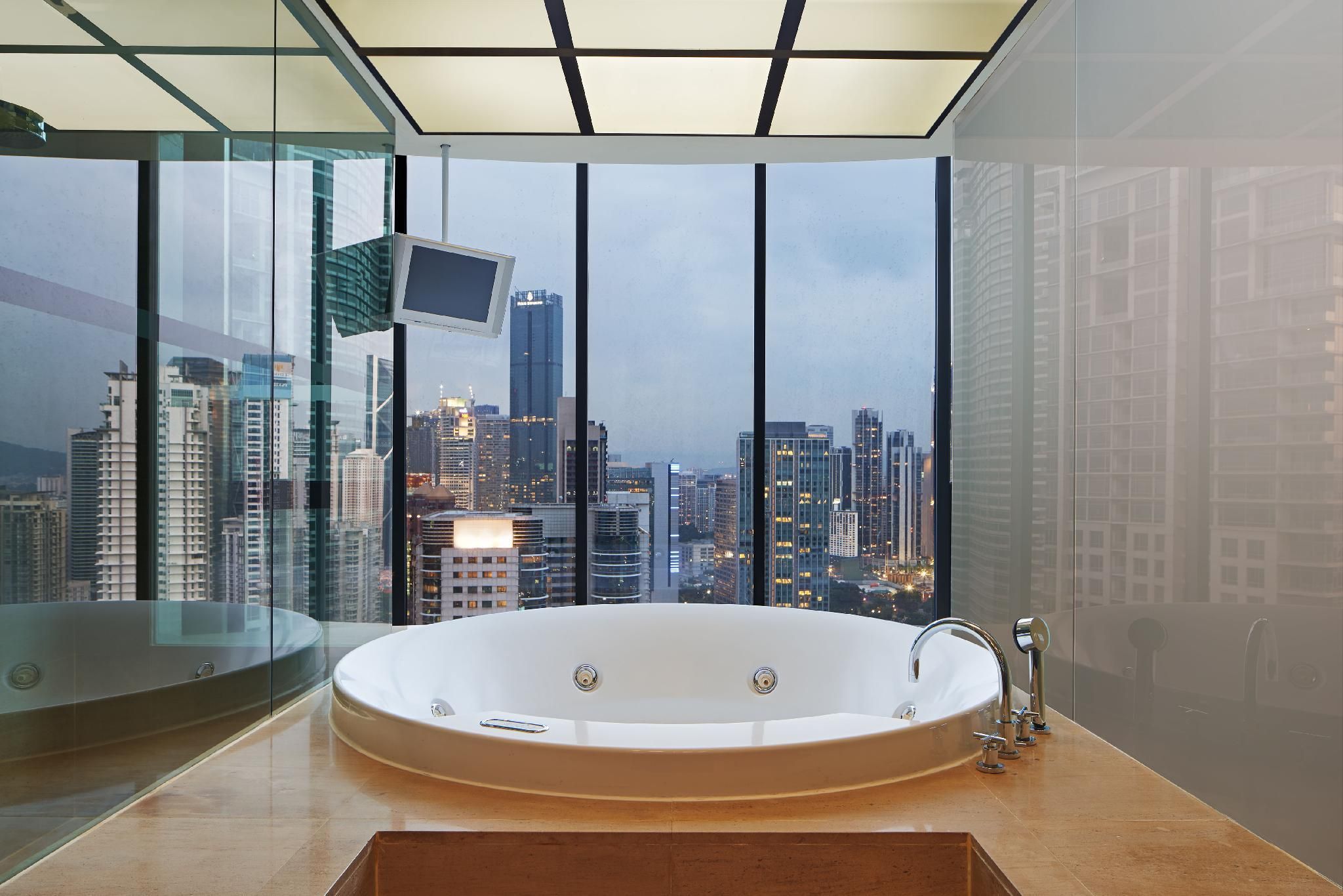 Chairman Suite, Club lounge access, 1 Bedroom Bi-level Suite, 1 King, Whirlpool