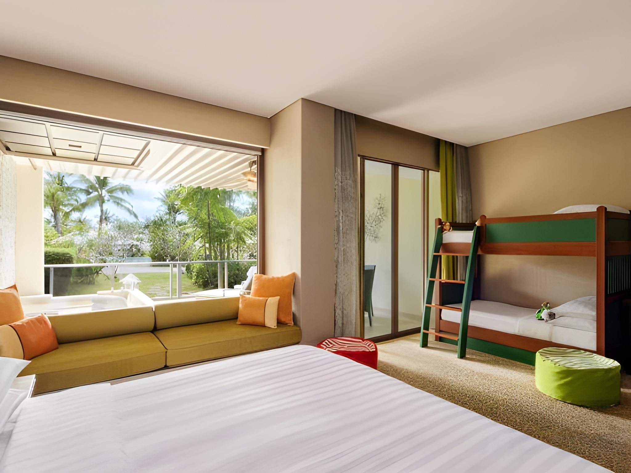 Ocean Wing Junior Suite Family Room 