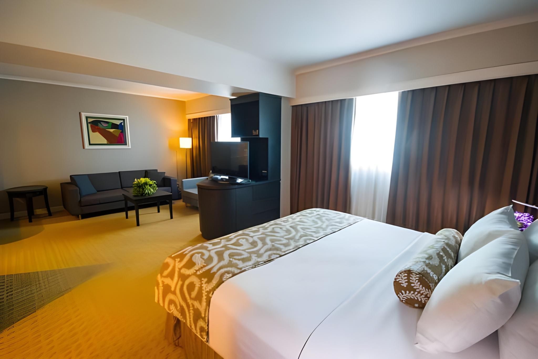 1 King Bed Non-Smoking