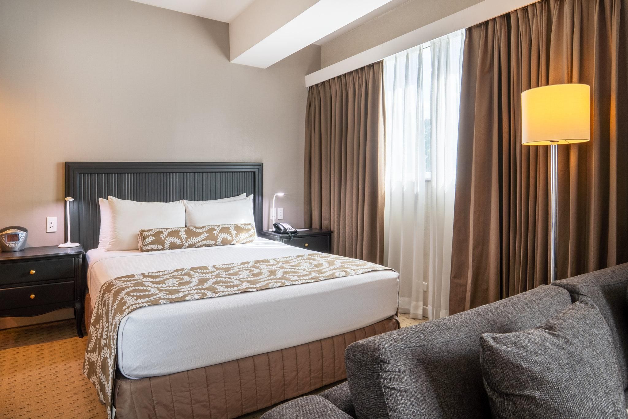 1 Queen Bed Junior Suite Non-Smoking