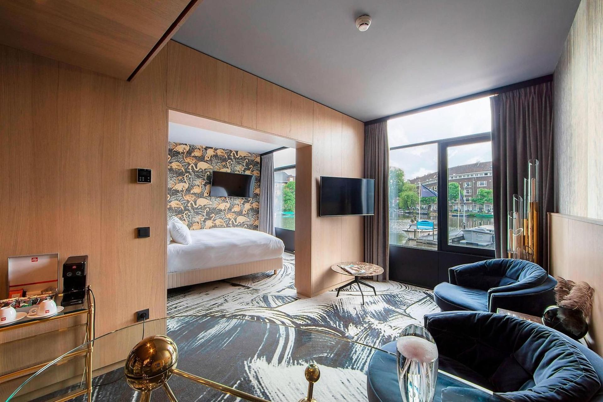 Design King Suite with Canal View