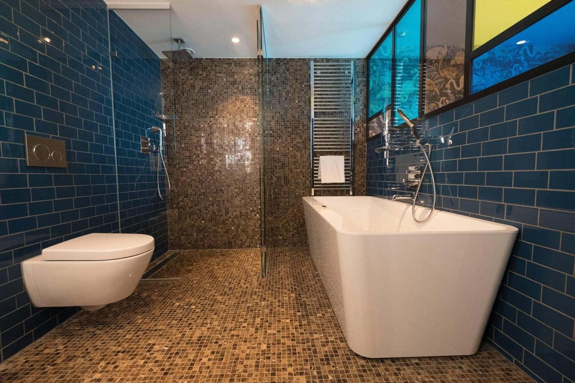 Design King Suite with Canal View