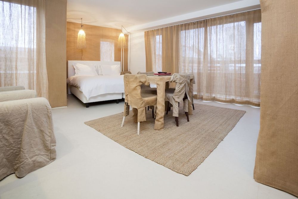 undefined Hotel The Exchange 2